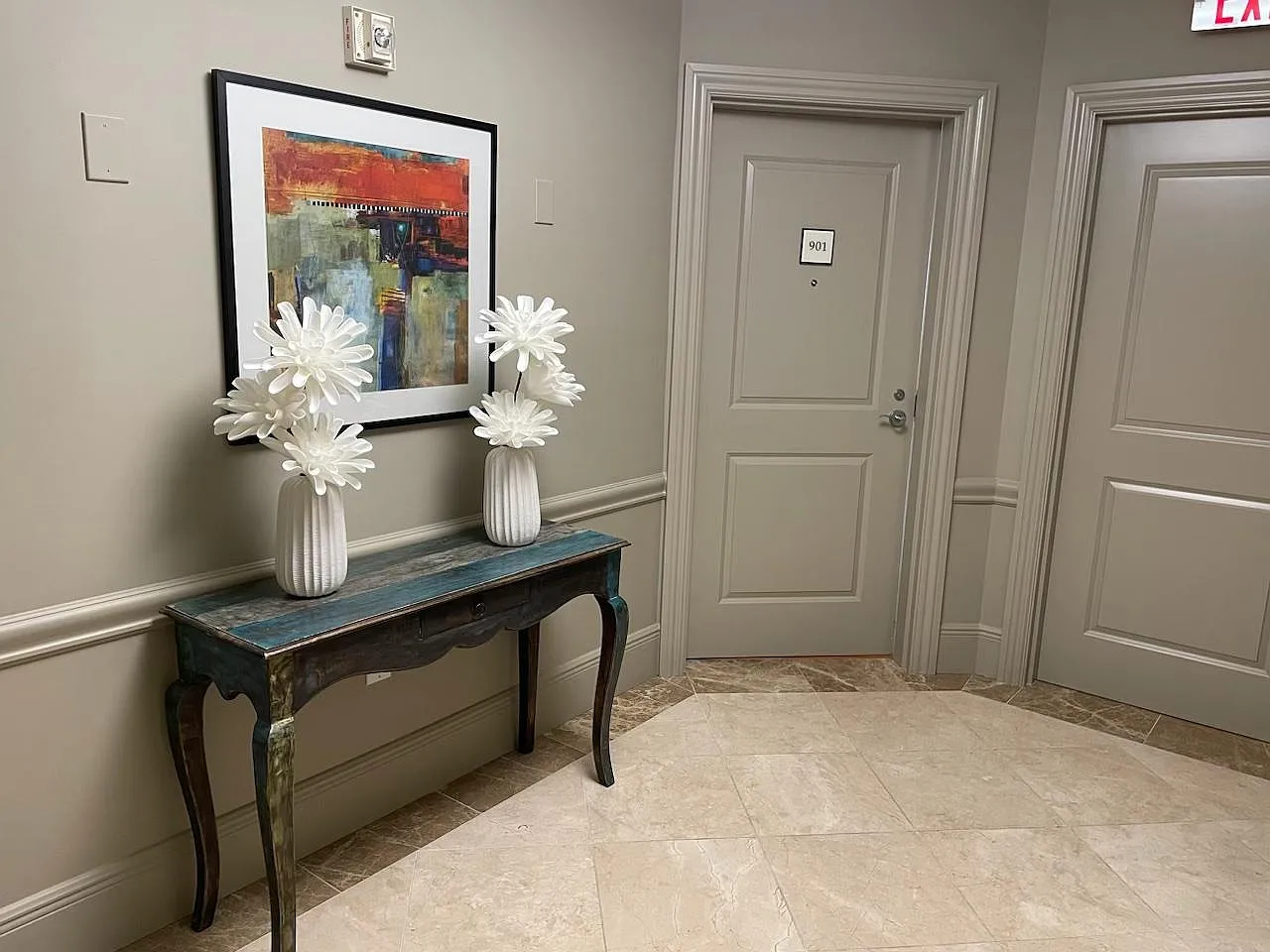 2 bed, 1920 sqft, $5,900 — Photo 2