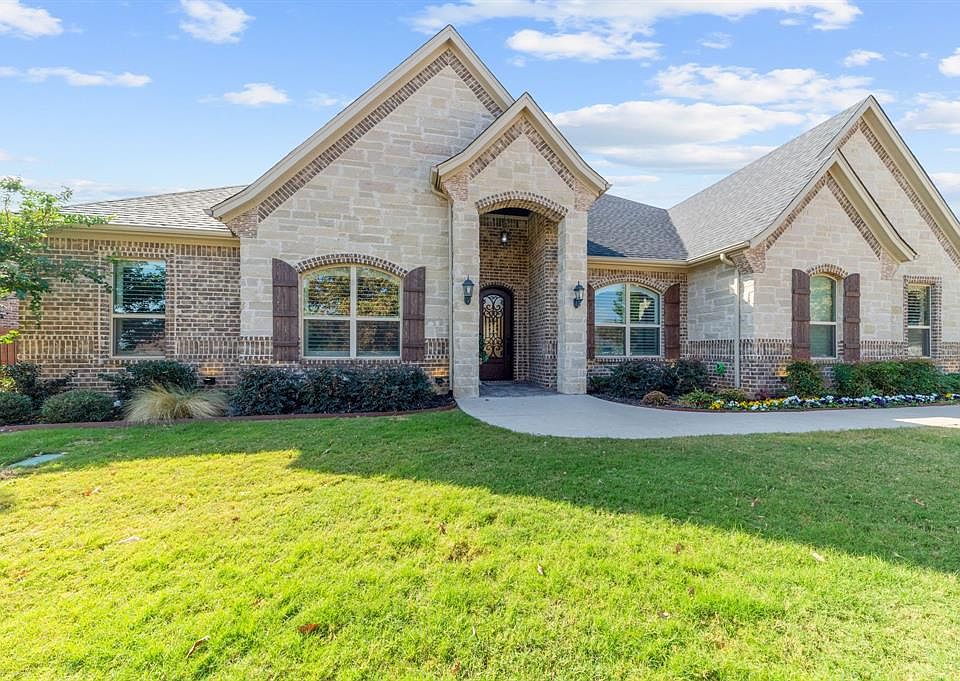 1st image of 913 Kings Ct