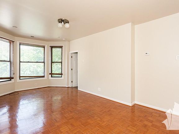 4th image of 2321 N Albany Ave #118