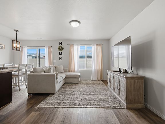 4th image of 2444 S Andover St #331