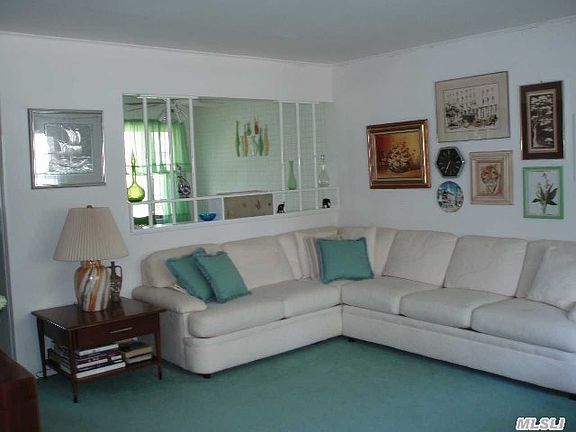 3rd image of 265 N Nassau Ave