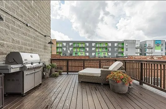 740 E North St — Photo 20