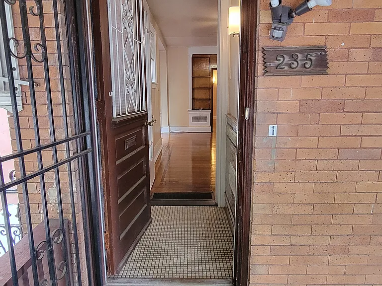 235 N 53rd St #1 — Photo 34