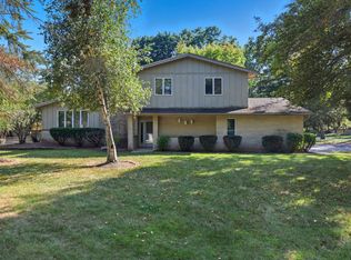 521 Deerpath Dr, Winthrop Harbor, IL 60096