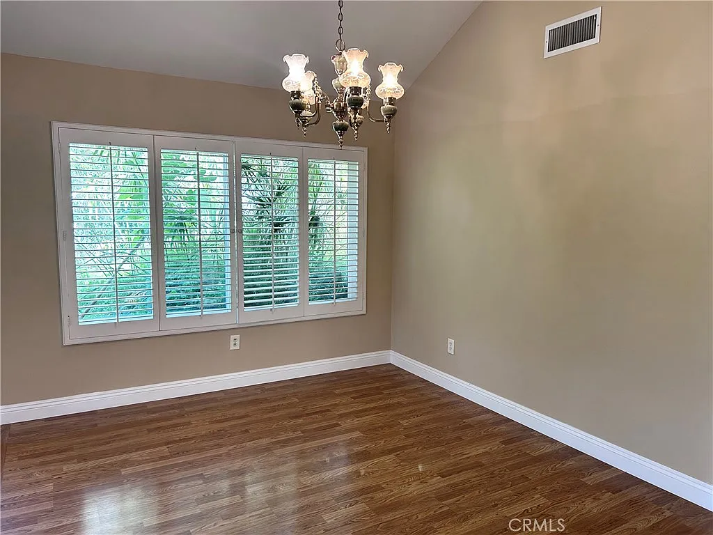 3 bed, 1988 sqft, $5,550 — Photo 3