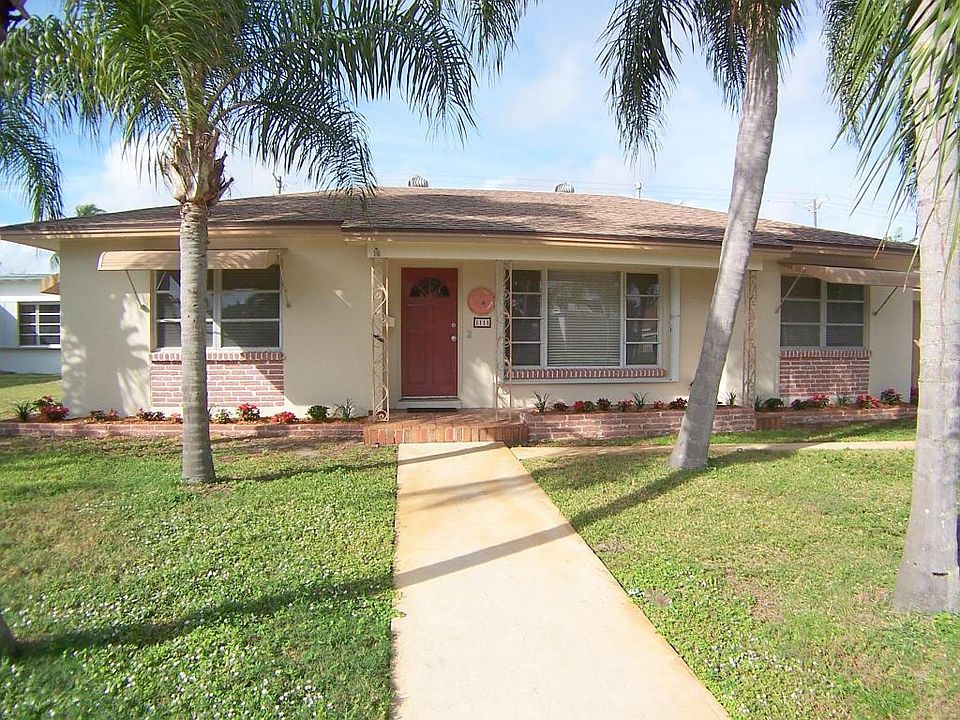 1111 North Lakeside