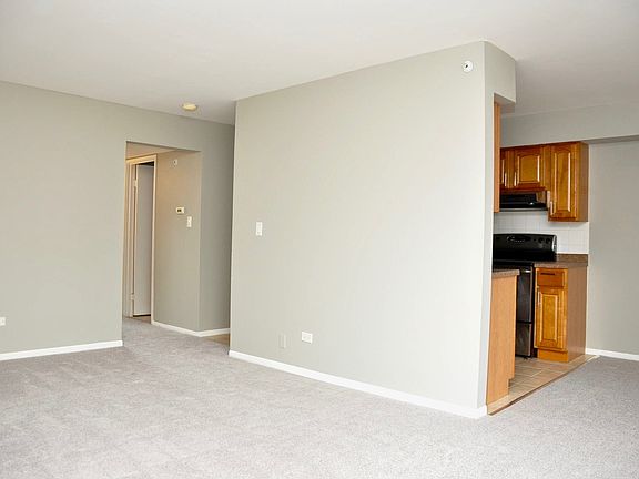 2nd image of 916 Casey Ct #30-05