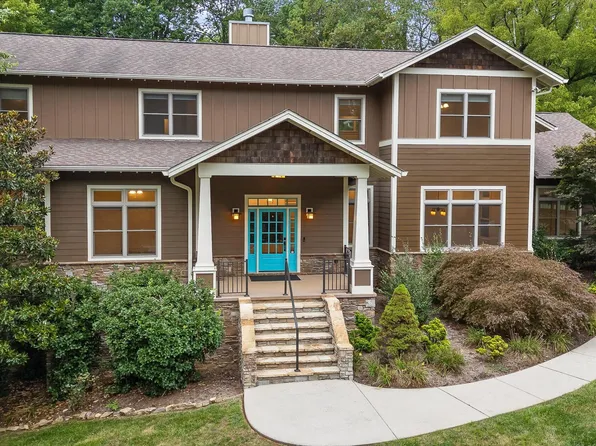 714 Berry Spring Path, Signal Mountain, TN 37377
