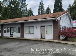 820 NE 7th St #1, Grants Pass, OR 97526
