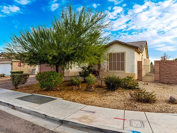 4th image of 3621 W El Campo Grande Ave