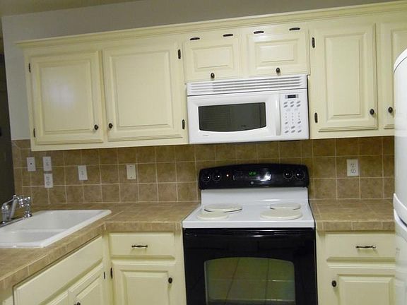 4th image of 1000 Camelot Dr APT 6247