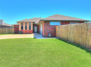 332 SE 9th Ct, Moore, OK 73160