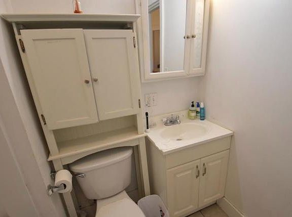 3rd image of 66C Egmont St #5
