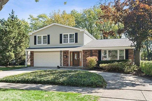 3047 Mary Kay Ln photo 1