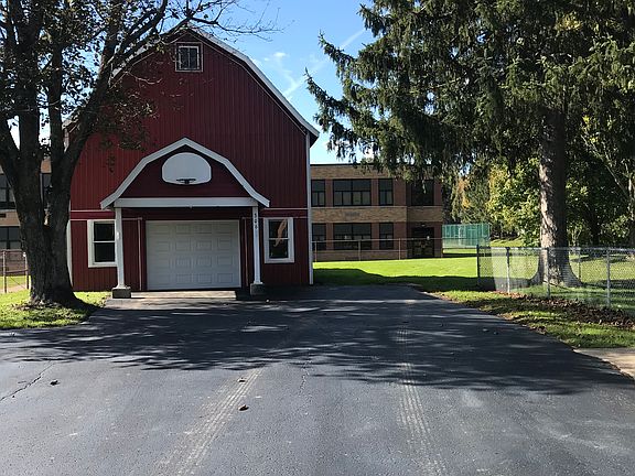 Awesome metal sided barn