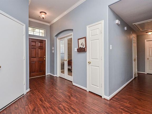 2nd image of 4803 Bonny Loch Ln