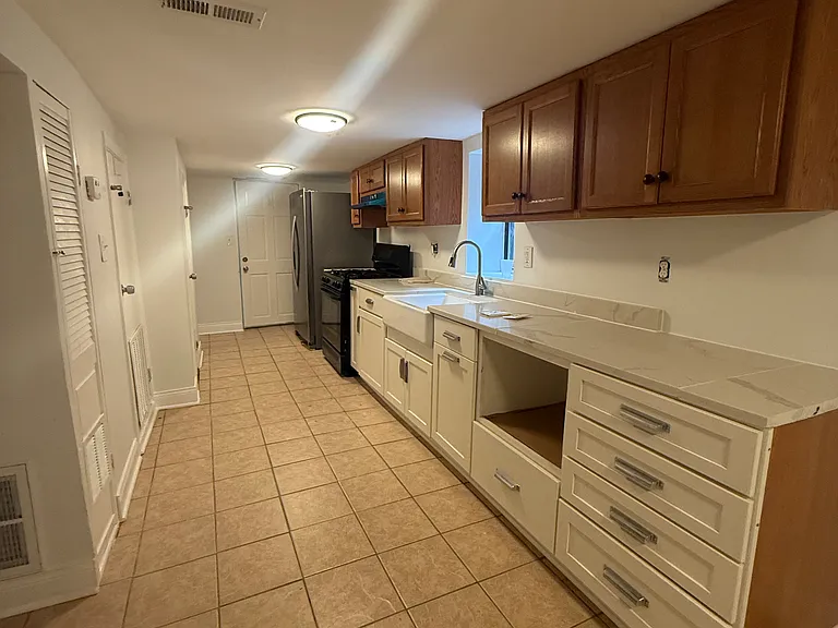 1056 N Parkside Ave #G — Photo 4