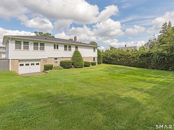 3rd image of 421 Como Avenue