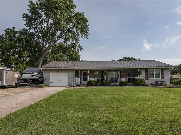 409 E Franklin St, Pomona, KS 66076