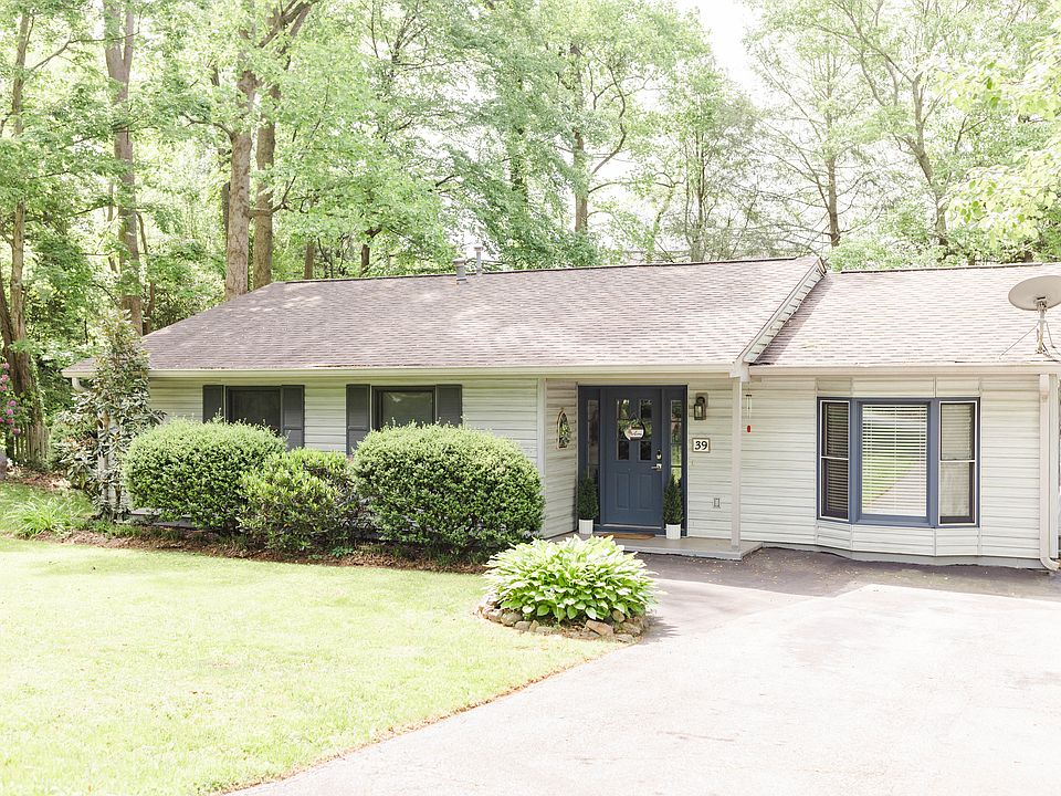 1st image of 39 Southwicke Dr