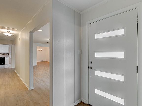 2nd image of 9157 Villa Park Cir