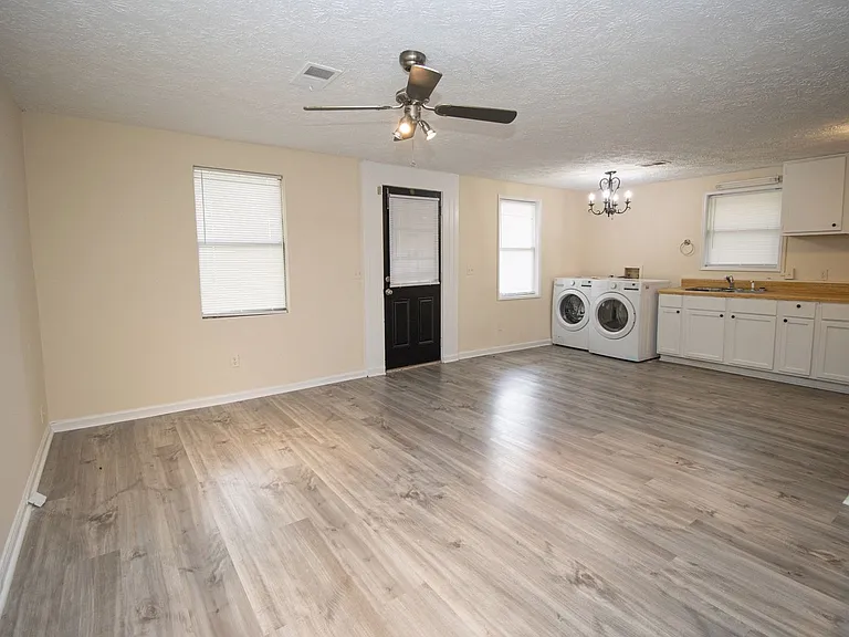 1213C Suber St — Photo 3