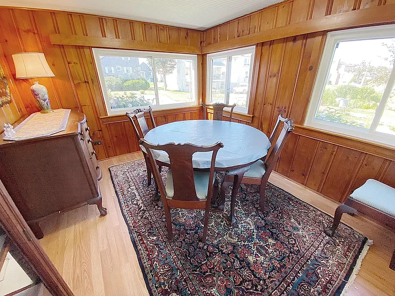 22 Crescent St — Photo 4