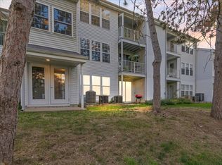 12 Walden Dr APT 12, Natick, MA 01760