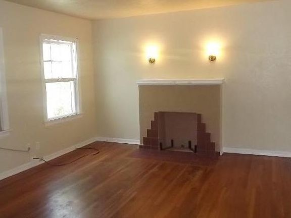 2nd image of 1558 W Shaw St