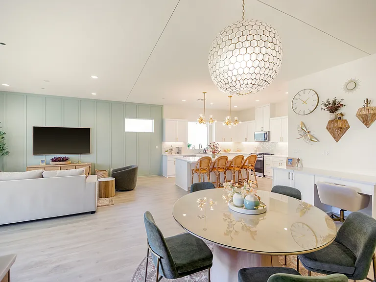 Fairway Gem is perfect for entertaining!