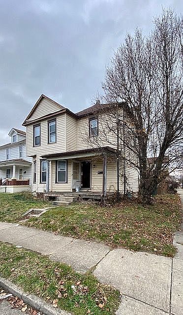 1st image of 3129 E 4th St