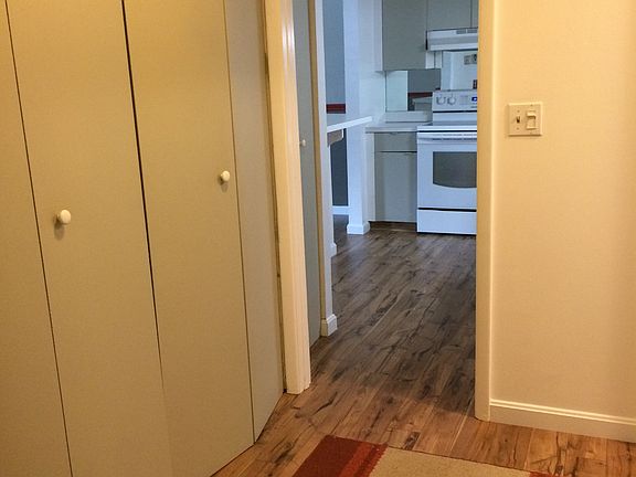 view of entry way from front door