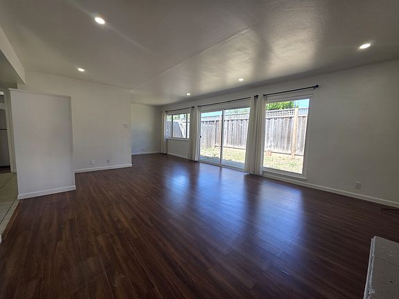5th image of 3360 Los Prados St
