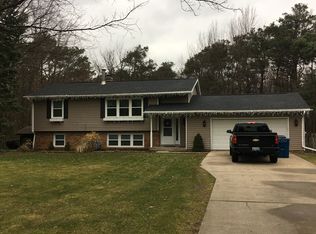 15621 Ryan Dr, Holland, MI 49424