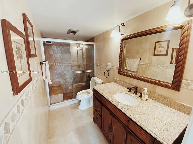 11111 Biscayne Blvd #8F — Photo 12