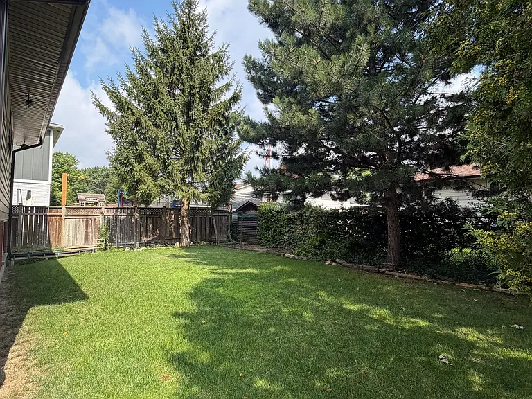 10 Miami Dr — Photo 35