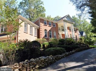 827 Swinks Mill Rd, Mc Lean, VA 22102