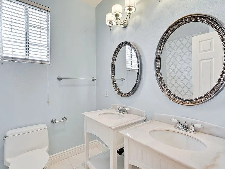 1907 Fumia Pl — Photo 32