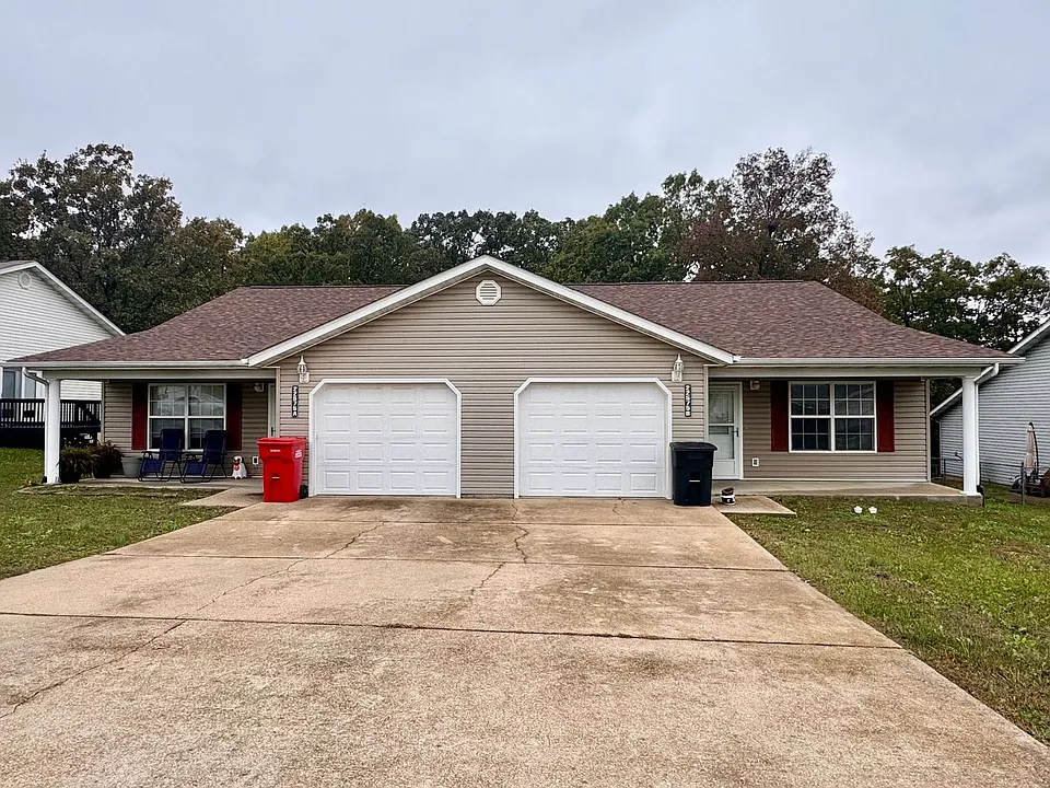 22575 Hollow Oak Ln