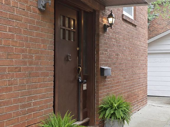3rd image of 231 Glengrove Ave W