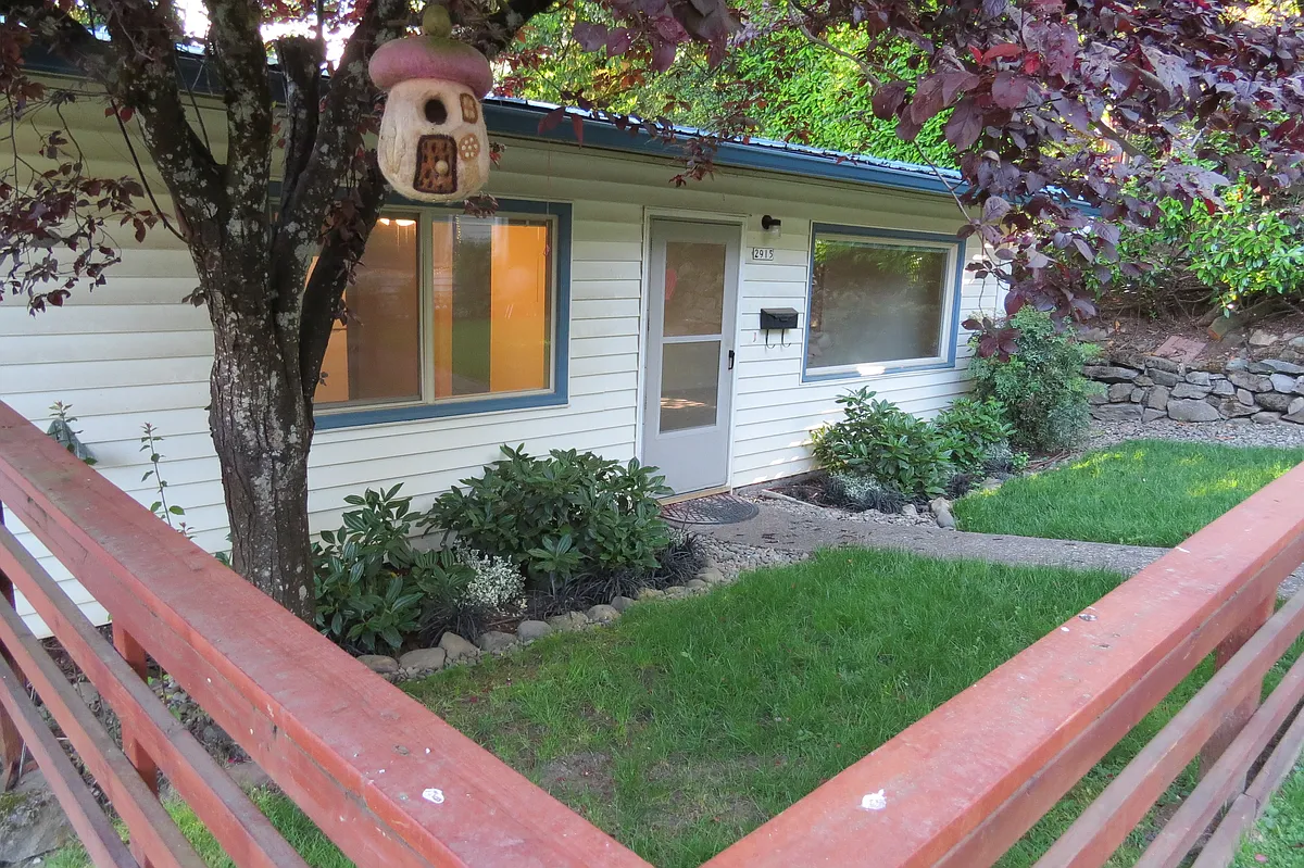 Building Photo - 2915 SW Canby Ct