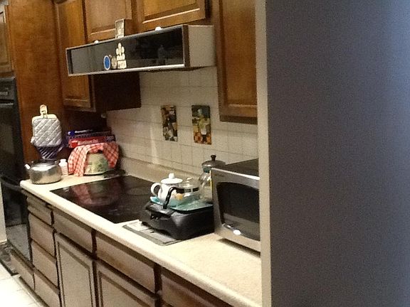 3rd image of 1508 Greenfield Ave #10
