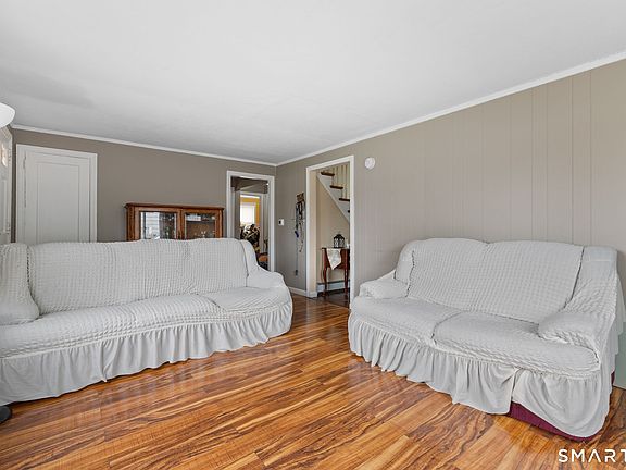 5th image of 198 Woodycrest Drive
