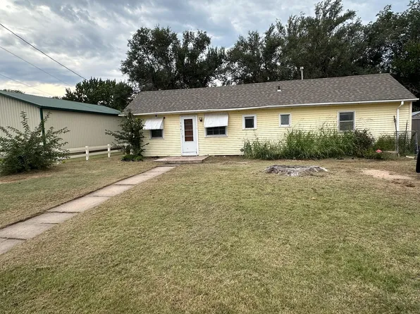 308 S Humbolt Ave, Ellinwood, KS 67526