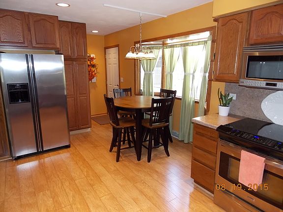 3rd image of 10140 W Wyer St