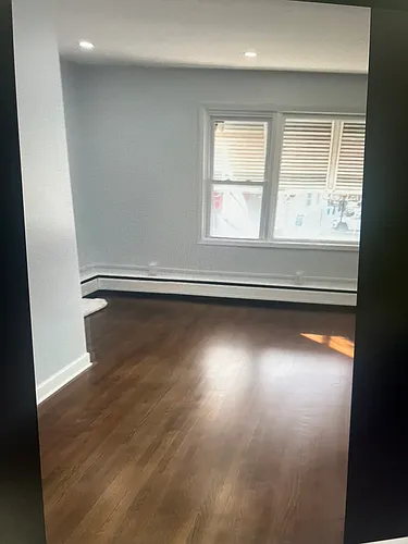 479 Pompton Ave #2F Photo 1