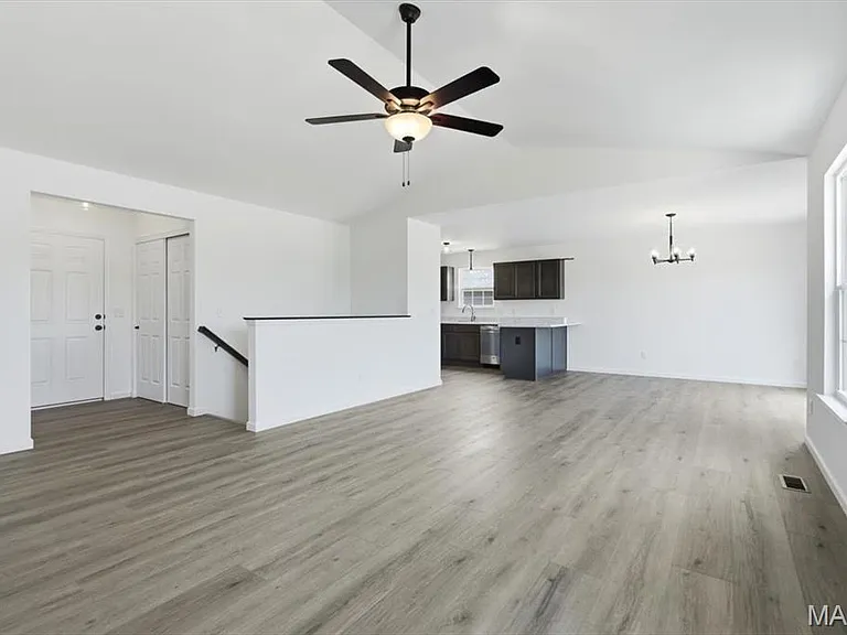 179 Rivers Edge Dr — Photo 9