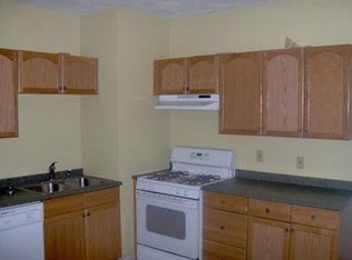 16 Auburn St, Waltham, MA 02453