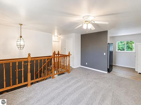 5th image of 1712 Elm St