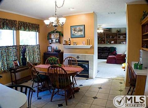 3rd image of 1402 Summercrest Ln